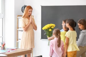 Idées cadeaux pour la fête des maîtresses, maîtres, nounous, atsem